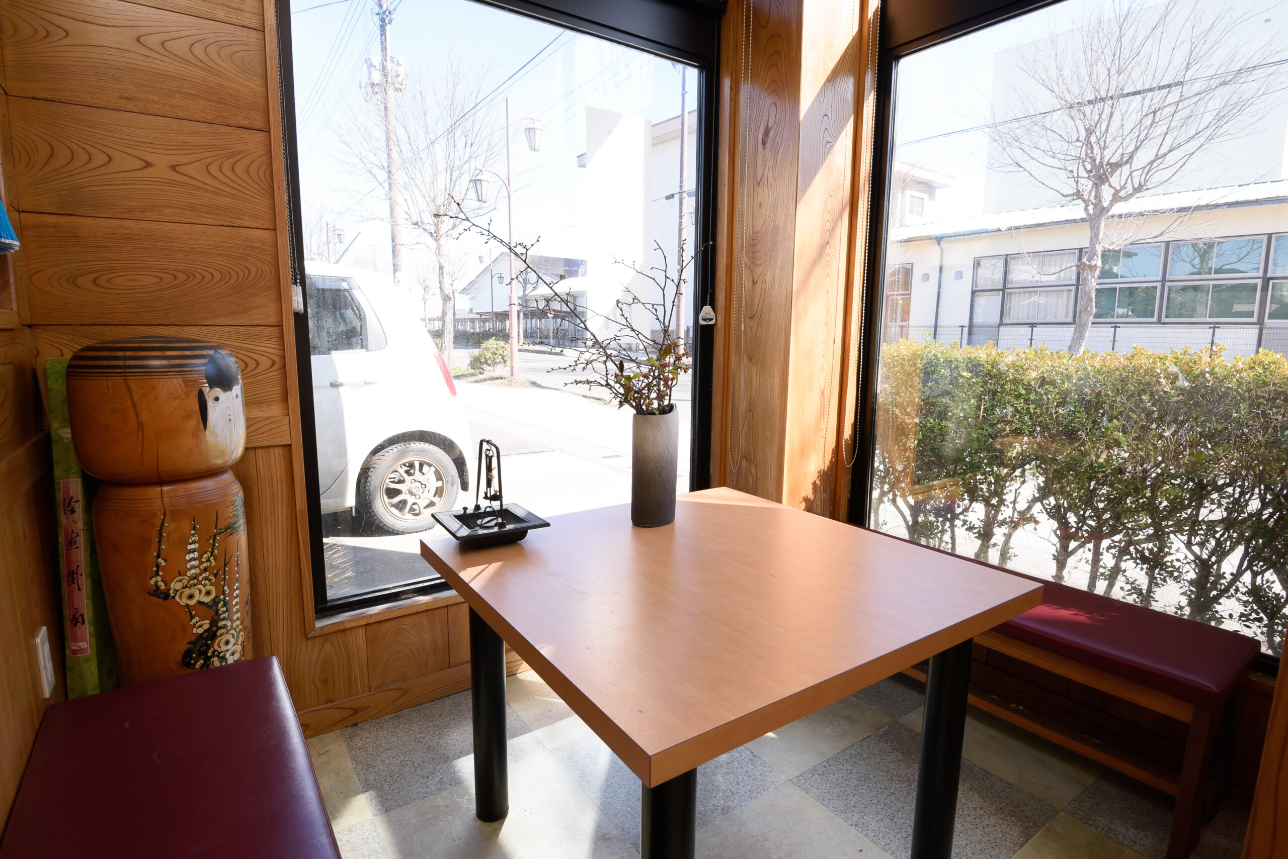店内 テーブル